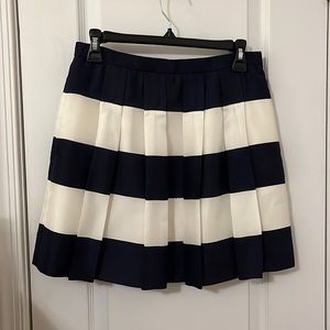 JCrew size 4 navy blue and cream pleated skirt.